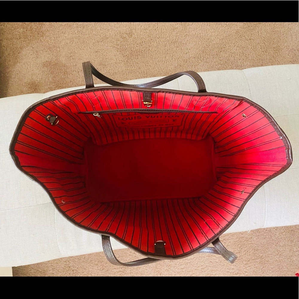 Louis Vuitton Damier Ebene Neverfull MM - Picture 9 of 17